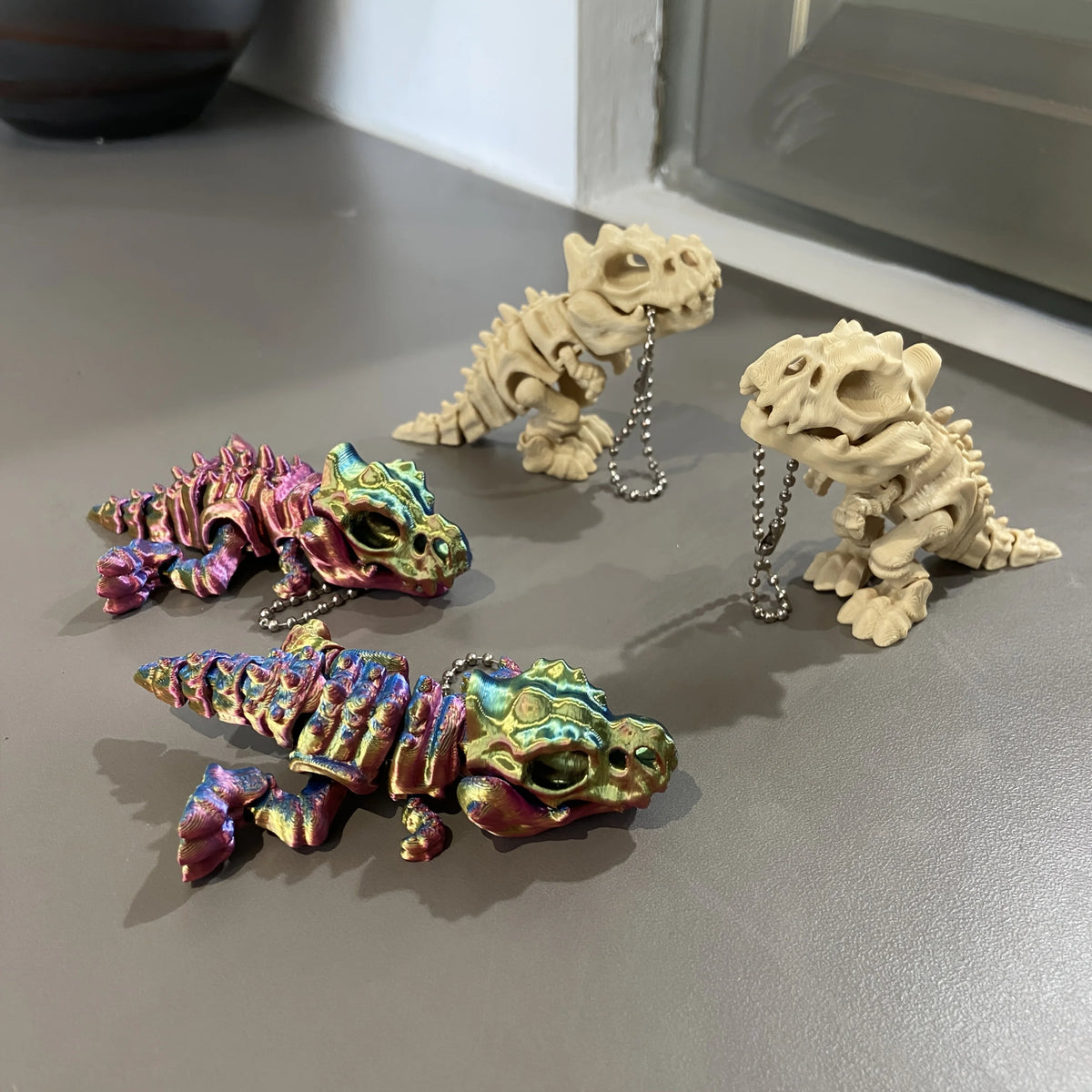1PCS Tyrannosaurus Rex Car Interior Decoration Statue Key Decoration & Children's Birthday Dinosaur Gift, Rearview Mirror Decora